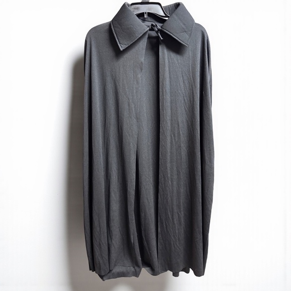 🦇 NWOT 👻 Black Vampire Cape: Fang-tastic Style Alert! 🦇 Unisex - One Size - Picture 2 of 6
